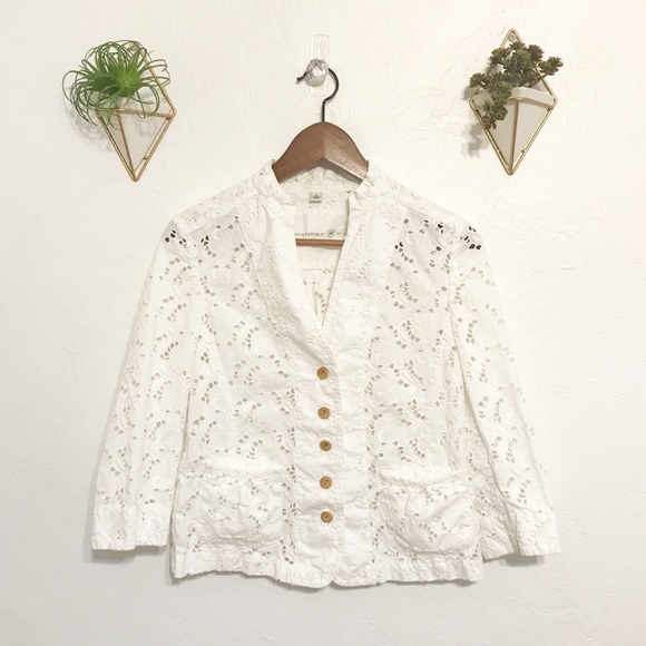 Banana Republic Tops - 🌵White eyelet cotton blazer jacket